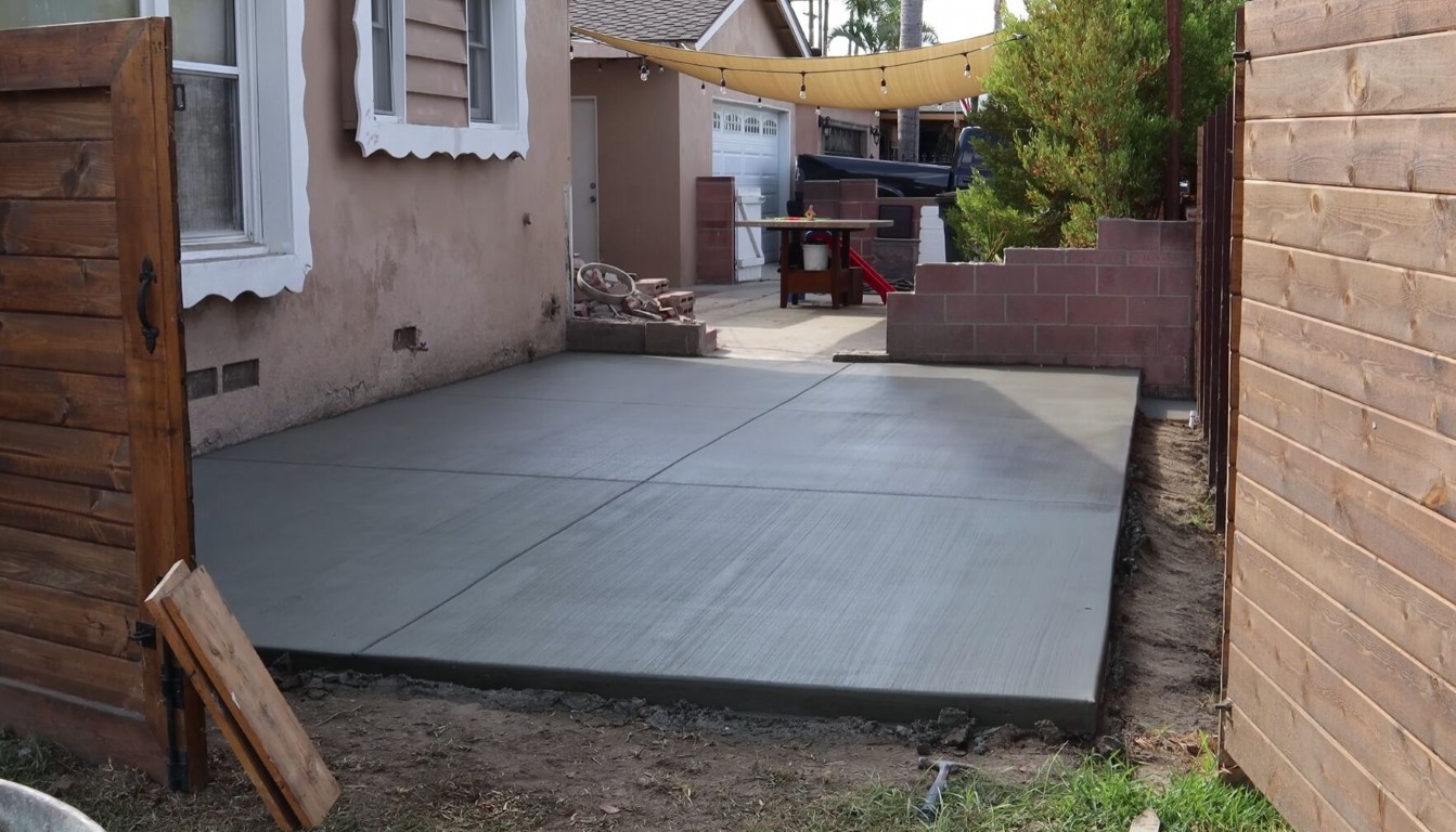Professional concrete driveway installation in Thousand Oaks